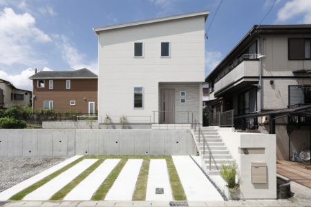 解放感あふれる吹き抜けのある家